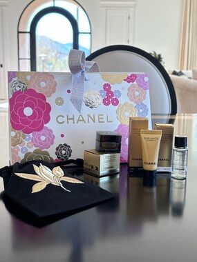 Chanel Sublimage 5 Piece Skincare Gift/Travel Set